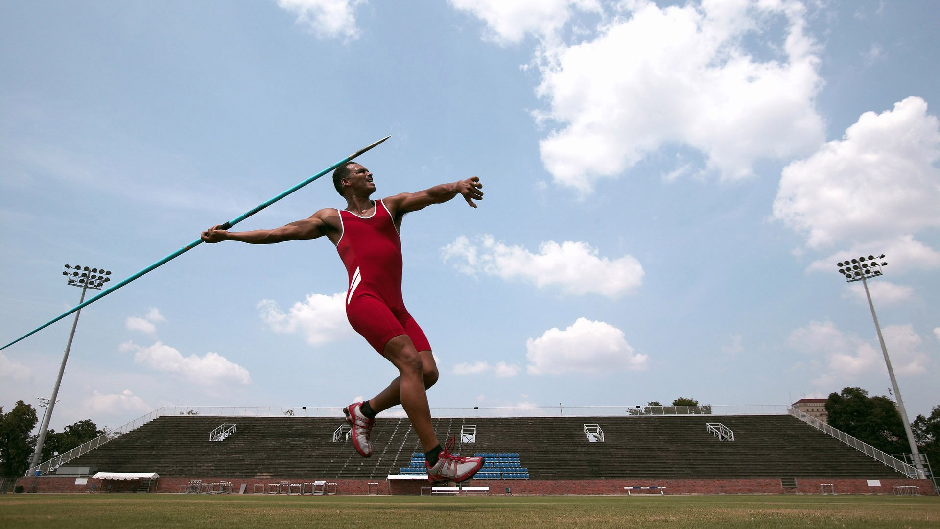 各地中小学加快建设标准篮球场地，小学篮球场地标准尺寸面积