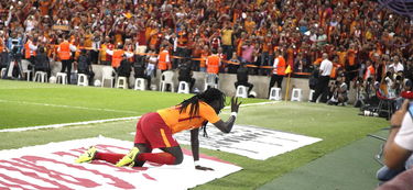 欧冠前瞻那不勒斯VS法兰克福，那不勒斯阵容大变动。，那不勒斯vs佛罗伦萨直播